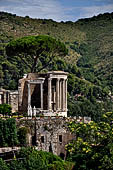 The round, socalled 'Temple of Vesta' at Tivoli; a good example of the Corinthian order of the early first century bc. 